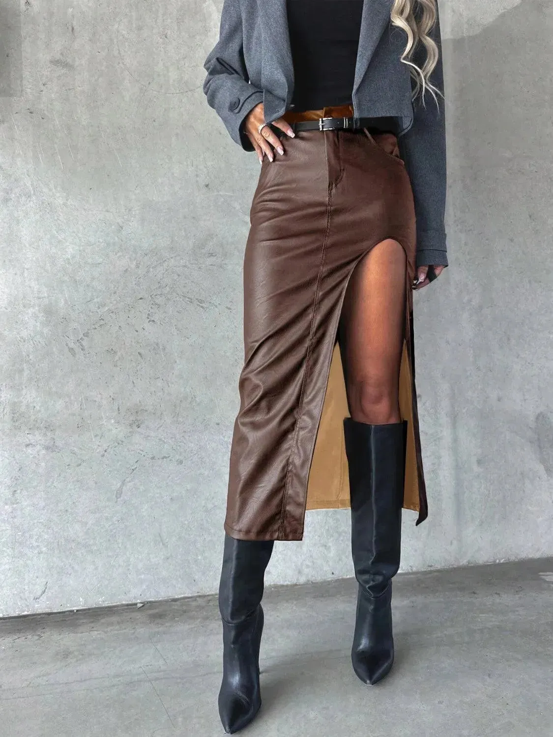 Chic Slit Midi Skirt with Functional Pockets