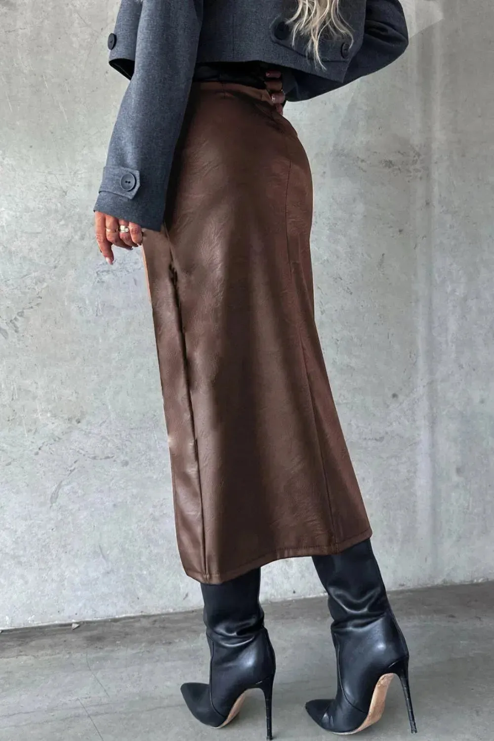 Chic Slit Midi Skirt with Functional Pockets