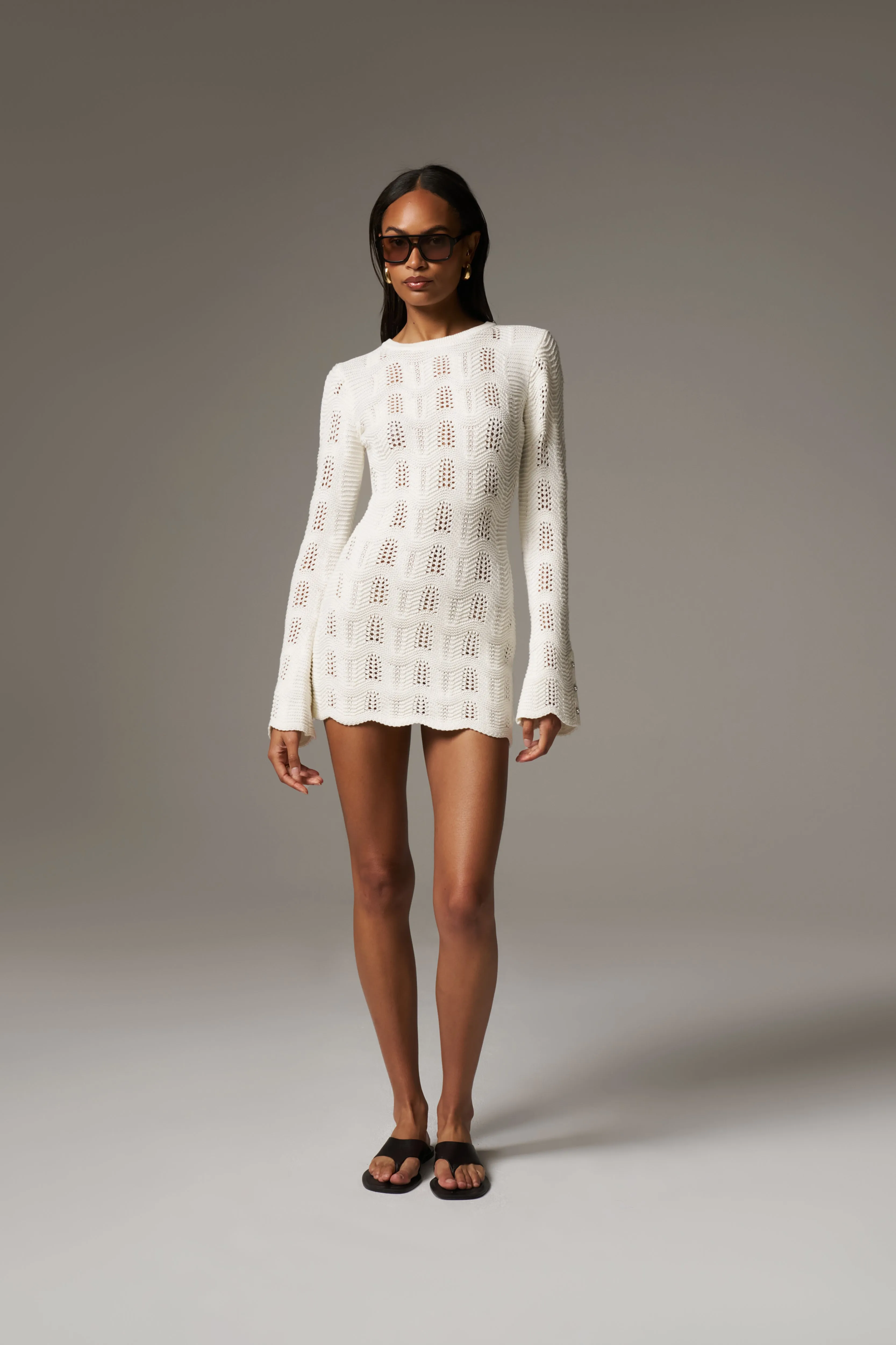 SCALLOP EDGE KNITTED MINI DRESS - OFF WHITE