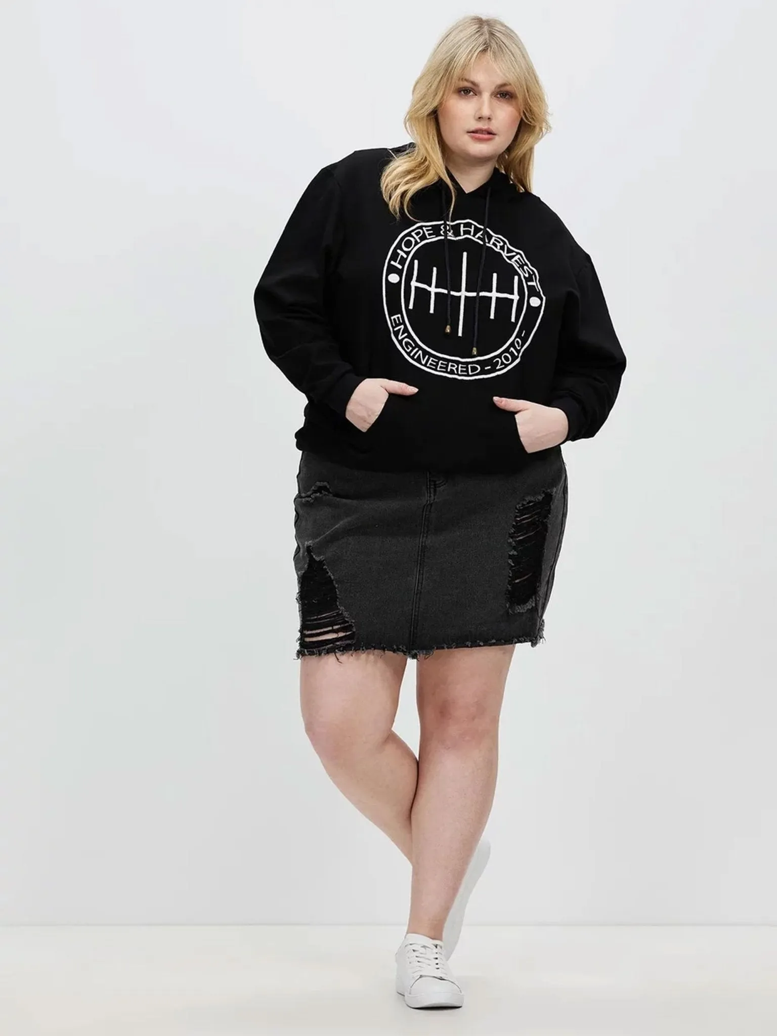 Signature Hoodie // Black